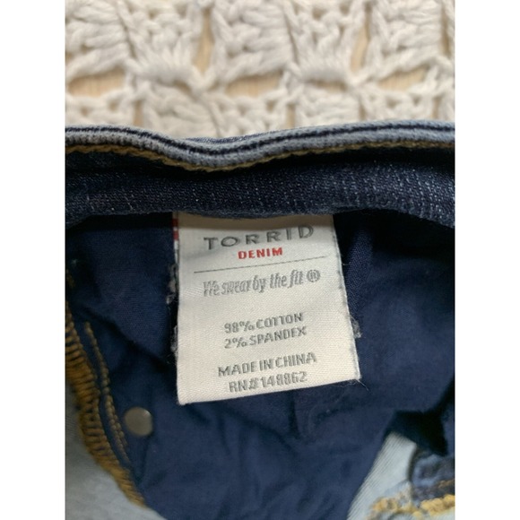 Torrid Boyfriend Jeans Women‎ Sz 14  Blue Stretch Denim Fits At Fit W34 L28 - Picture 5 of 11